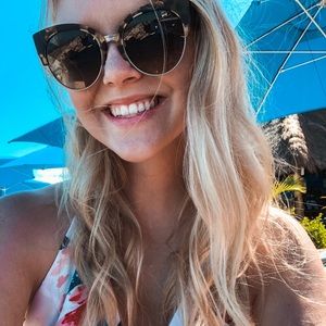 Meet your Posher, Kayley